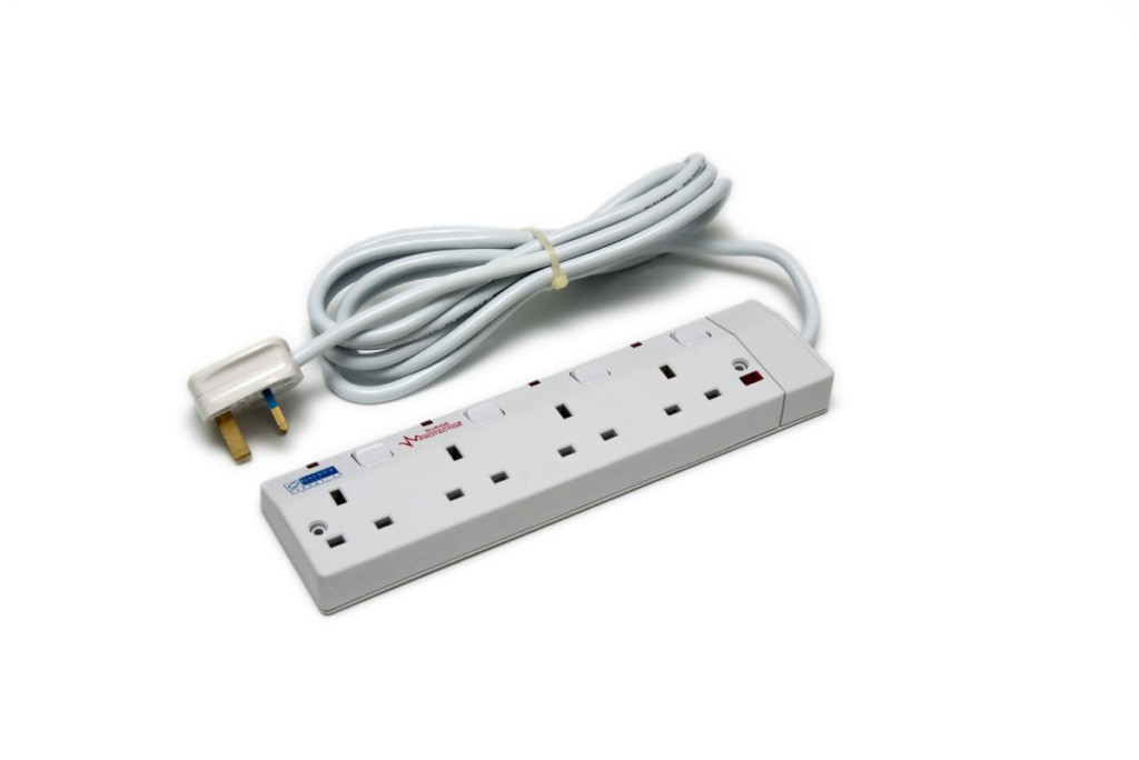 S888: 4 Way Extension Socket – Fung Yip Electrical